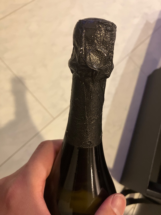 シャンパン ドン・ペリニヨン （お酒）の商品画像 - 査定依頼日：2026年1月16日 - 最高査定価格：19,500円