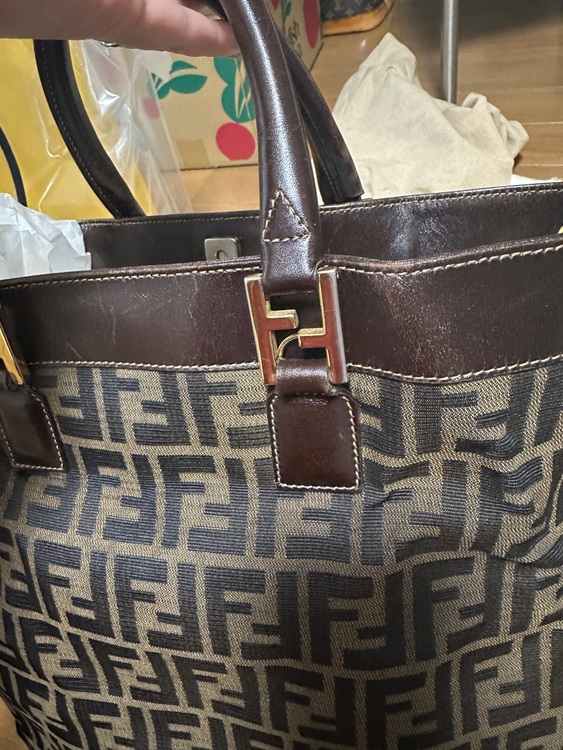 FENDI トートバッグ（ブランドバッグ）の商品画像 - 査定依頼日：2025年6月14日 - 最高査定価格：65,000円
