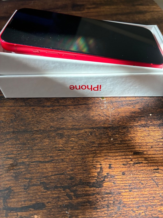 iPhone14レッド（スマホ）の商品画像 - 査定依頼日：2025年11月16日 - 最高査定価格：44,000円