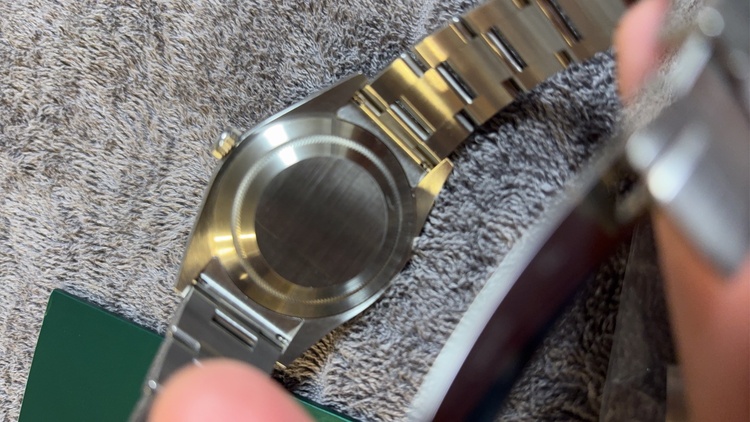 ロレックス エクスプローラー 21427（高級時計）の商品画像 - 査定依頼日：2025年12月14日 - 最高査定価格：1,480,000円