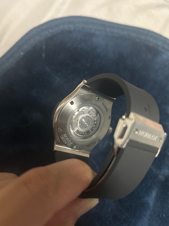 ウブロ クラシックフュージョン （高級時計）の商品画像 - 査定依頼日：2025年9月4日 - 最高査定価格：550,000円