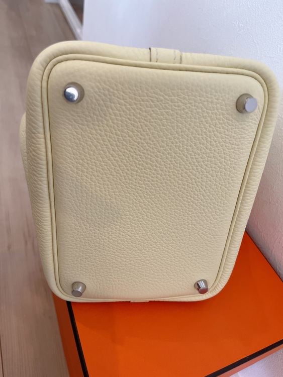 ピコタン pmサイズ 2025年刻印（ブランドバッグ）の商品画像 - 査定依頼日：2025年10月19日 - 最高査定価格：517,000円