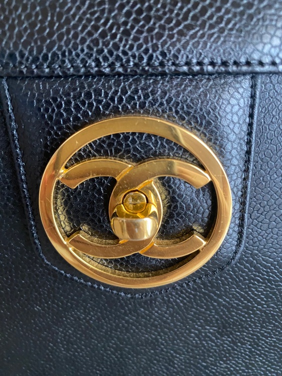 CHANEL ショルダーメイクボックス（ブランドバッグ）の商品画像 - 査定依頼日：2025年6月27日 - 最高査定価格：200,000円