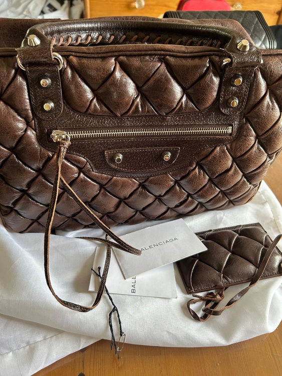 ボックス型マトラッセ（ブランドバッグ）の商品画像 - 査定依頼日：2025年6月20日 - 最高査定価格：50,000円