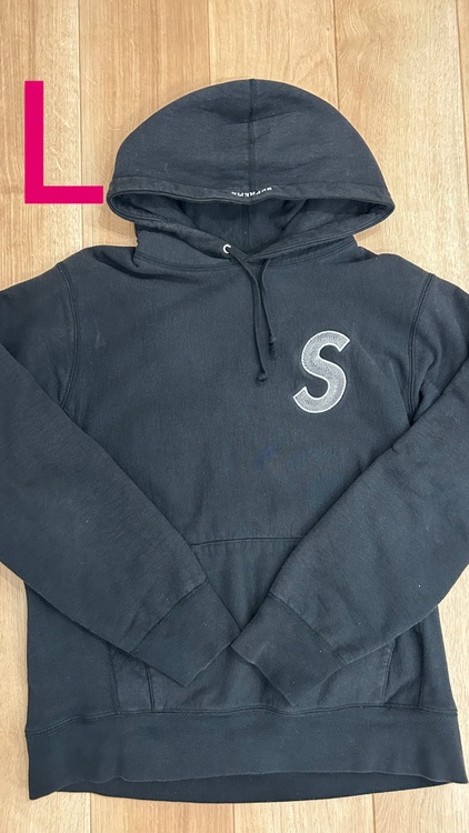 Sロゴ　パーカー（古着・ファッション）の商品画像 - 査定依頼日：2026年2月10日 - 最高査定価格：8,000円