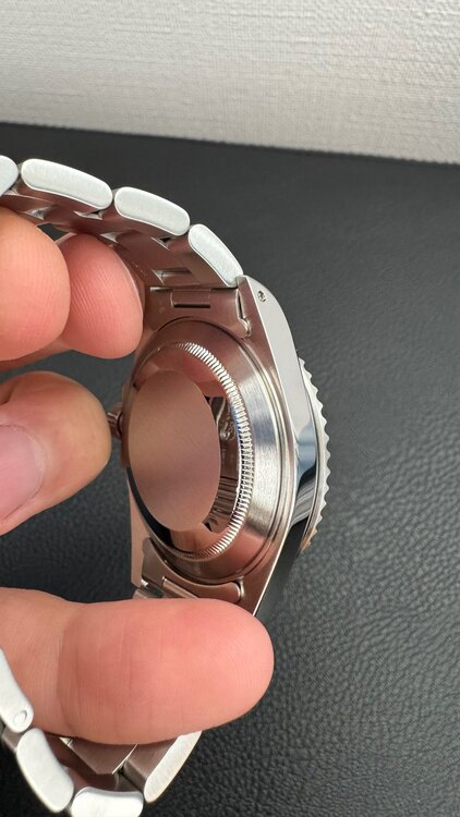 14060M（高級時計）の商品画像 - 査定依頼日：2025年3月18日 - 最高査定価格：1,400,000円