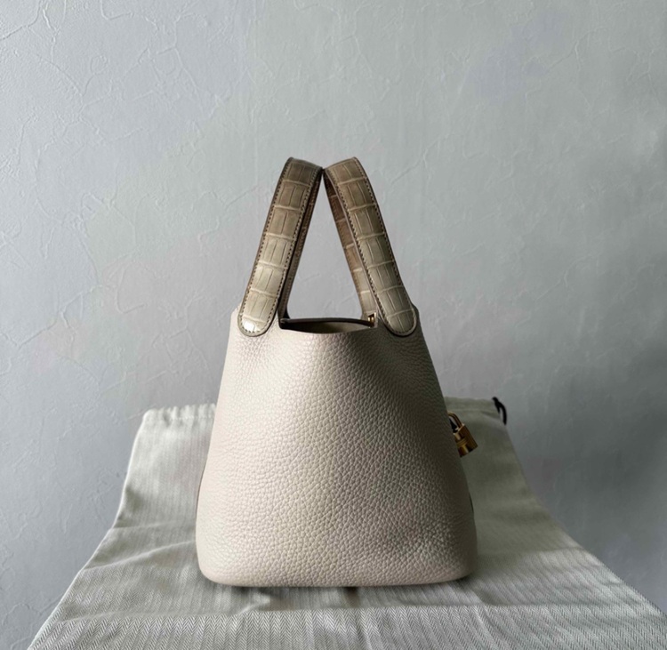 ピコタンロックタッチPM（ブランドバッグ）の商品画像 - 査定依頼日：2025年7月14日 - 最高査定価格：650,000円