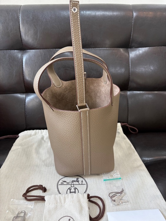 新品/エルメスK刻印ピコタンPM/エトゥープ/シルバー金具（ブランドバッグ）の商品画像 - 査定依頼日：2025年7月1日 - 最高査定価格：620,000円