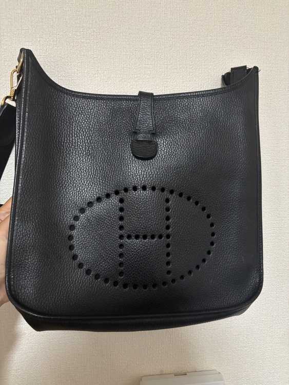 ショルダーバッグ  □B刻印 エブリンGM（ブランドバッグ）の商品画像 - 査定依頼日：2026年6月8日 - 最高査定価格：250,000円
