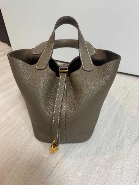 ピコタンロックPM（ブランドバッグ）の商品画像 - 査定依頼日：2026年4月6日 - 最高査定価格：800,000円