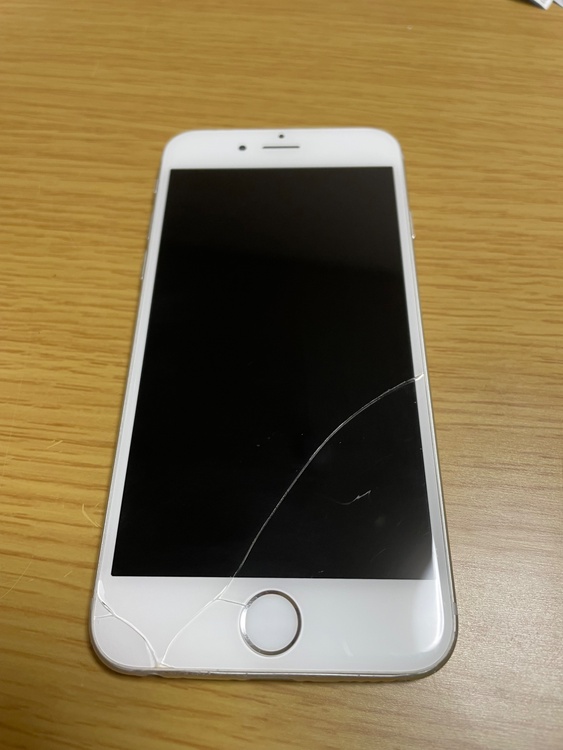 iPhone6 64GB au（スマホ）の商品画像 - 査定依頼日：2026年2月1日 - 最高査定価格：100,000円