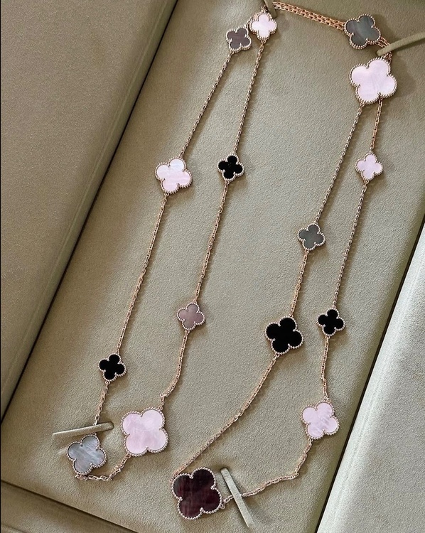 VCARD79400（金・貴金属）の商品画像 - 査定依頼日：2026年2月14日 - 最高査定価格：3,000,000円