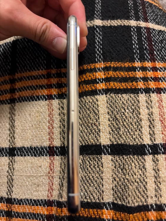 iPhoneXS 256GB au（スマホ）の商品画像 - 査定依頼日：2026年2月4日 - 最高査定価格：13,000円