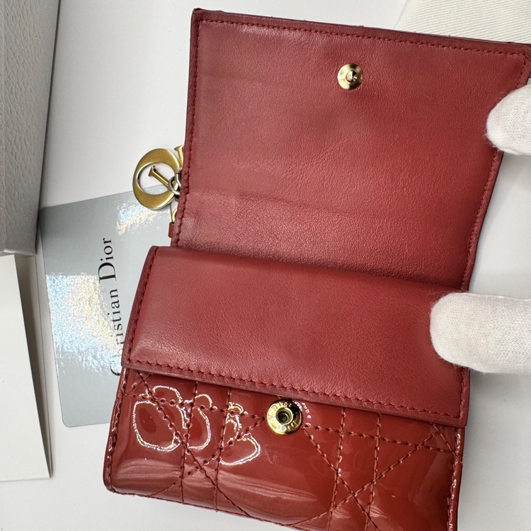 Dior Lady Wallet ピンク（ブランド財布・小物）の商品画像 - 査定依頼日：2025年6月28日 - 最高査定価格：20,000円