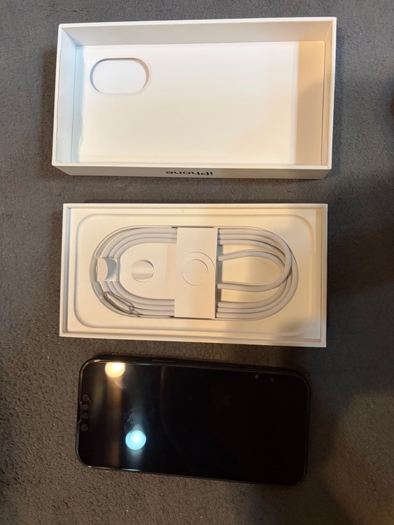 APSRA6（スマホ）の商品画像 - 査定依頼日：2026年6月6日 - 最高査定価格：93,000円