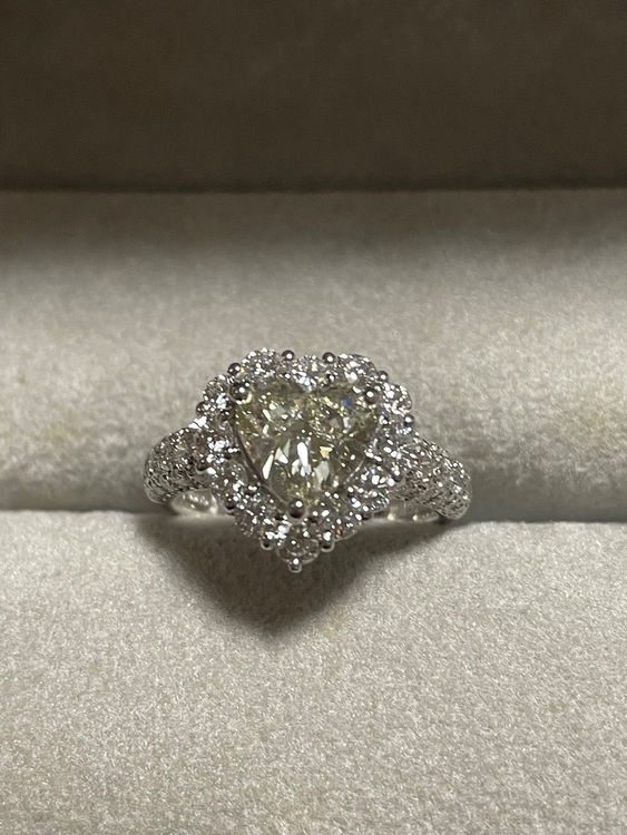 ハートシェイプダイヤモンドリング（金・貴金属）の商品画像 - 査定依頼日：2025年11月19日 - 最高査定価格：325,000円