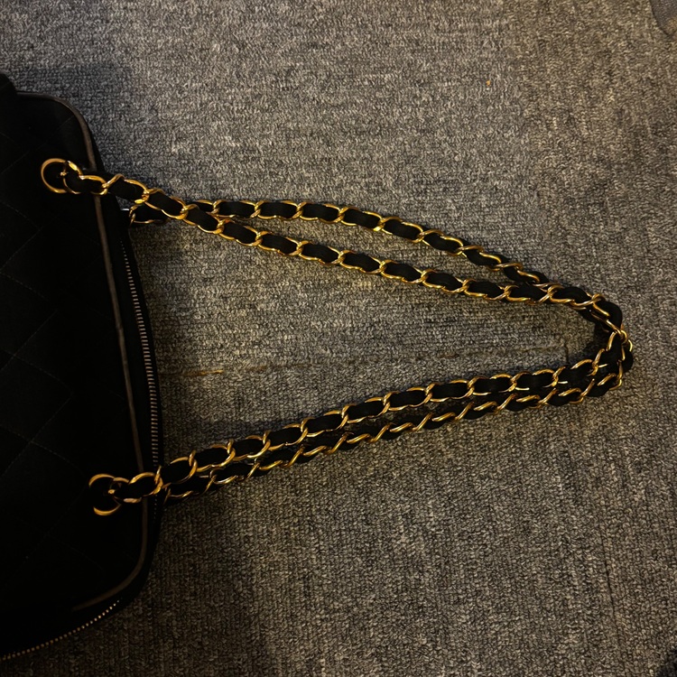 コットンデカマトラッセ？（ブランドバッグ）の商品画像 - 査定依頼日：2025年7月29日 - 最高査定価格：130,000円