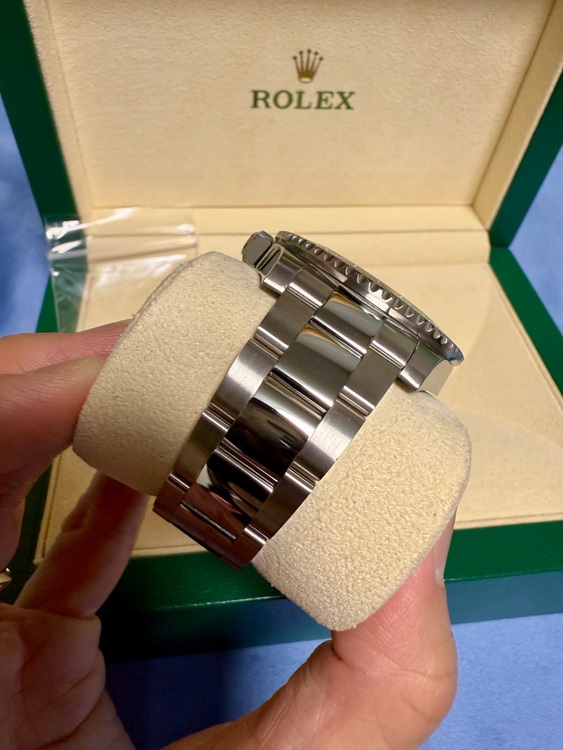 ロレックス GMTマスター 116710BLNR（高級時計）の商品画像 - 査定依頼日：2025年11月17日 - 最高査定価格：2,270,000円