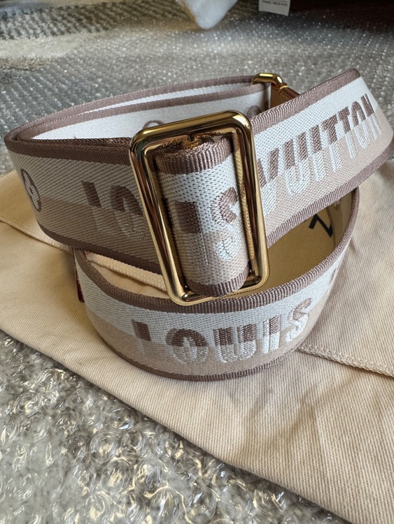 ネバーフルBBに付属のショルダーストラップです。（ブランド財布・小物）の商品画像 - 査定依頼日：2025年8月25日 - 最高査定価格：30,000円