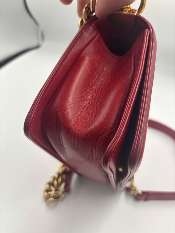 シャネル  ショルダーバッグ ボーイシャネル20 赤（ブランドバッグ）の商品画像 - 査定依頼日：2026年4月7日 - 最高査定価格：100,000円