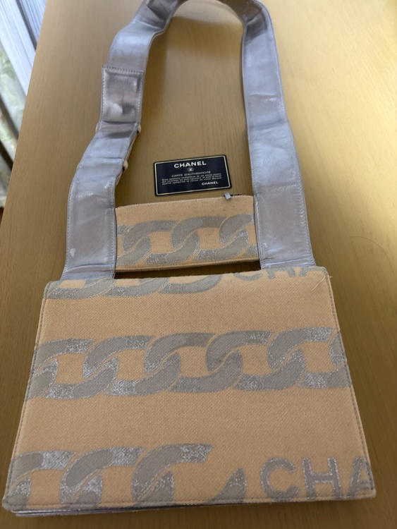 ショルダーバッグ（ブランドバッグ）の商品画像 - 査定依頼日：2026年3月6日 - 最高査定価格：100,000円