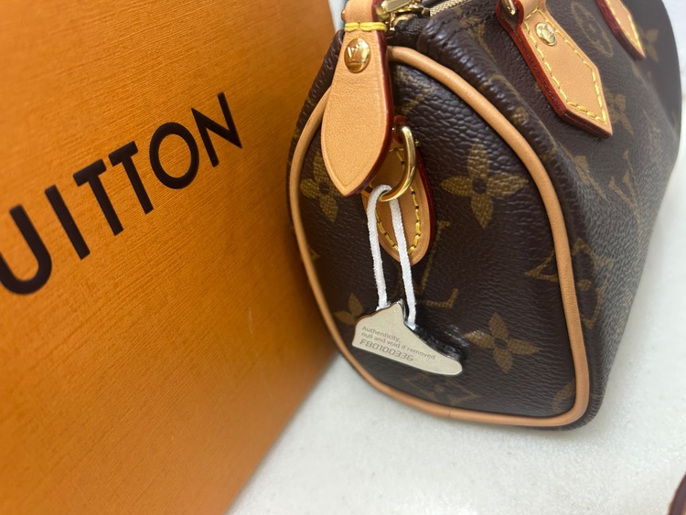 ナノスピーディ 型番　M81085（ブランドバッグ）の商品画像 - 査定依頼日：2026年4月4日 - 最高査定価格：100,000円