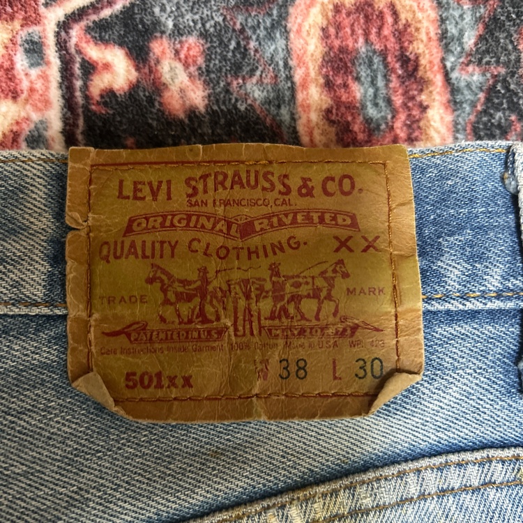 Levis 501XX USA製 デニムパンツ W38 L30（古着・ファッション）の商品画像 - 査定依頼日：2026年10月20日 - 最高査定価格：100,000円