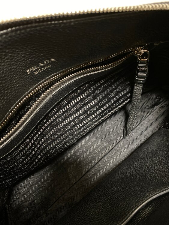 プラダ  （ブランドバッグ）の商品画像 - 査定依頼日：2025年5月31日 - 最高査定価格：120,000円