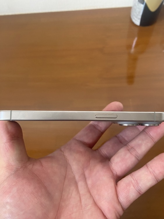 iPhone 15 Pro 128GB au（スマホ）の商品画像 - 査定依頼日：2026年1月25日 - 最高査定価格：77,000円