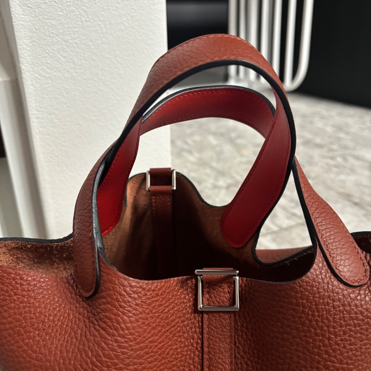 ピコタンpm キュイーブル（ブランドバッグ）の商品画像 - 査定依頼日：2026年3月3日 - 最高査定価格：400,000円