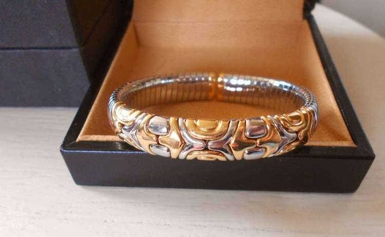 ブルガリ　パレンテシ　バングル　ブレスレッド　レディース（金・貴金属）の商品画像 - 査定依頼日：2023年4月21日 - 最高査定価格：240,000円