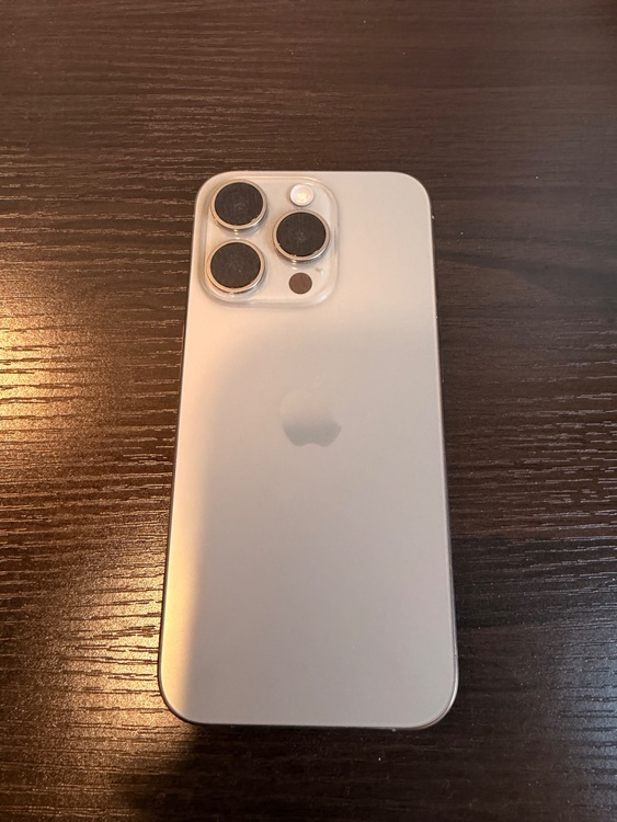 iPhone15pro使用歴2年（スマホ）の商品画像 - 査定依頼日：2026年3月25日 - 最高査定価格：82,000円