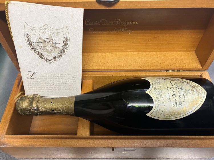 シャンパン ドン・ペリニヨン（お酒）の商品画像 - 査定依頼日：2026年7月3日 - 最高査定価格：140,000円