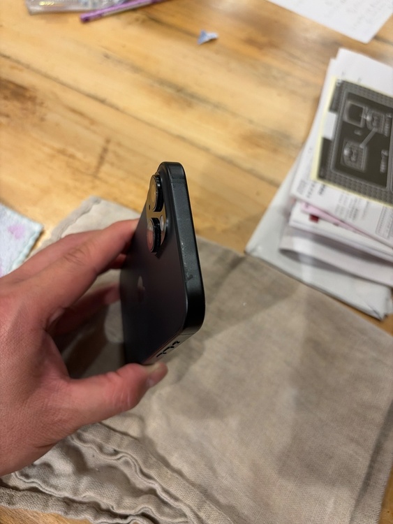 iPhone iPhone 15 256GB SIMフリー（スマホ）の商品画像 - 査定依頼日：2026年5月29日 - 最高査定価格：71,000円