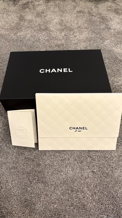 クラシックスモールハンドバッグ　キャビアスキン（ブランドバッグ）の商品画像 - 査定依頼日：2025年7月23日 - 最高査定価格：950,000円