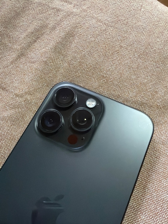 iPhone 15 Pro Max 512GB SIMフリー（スマホ）の商品画像 - 査定依頼日：2026年3月4日 - 最高査定価格：106,000円