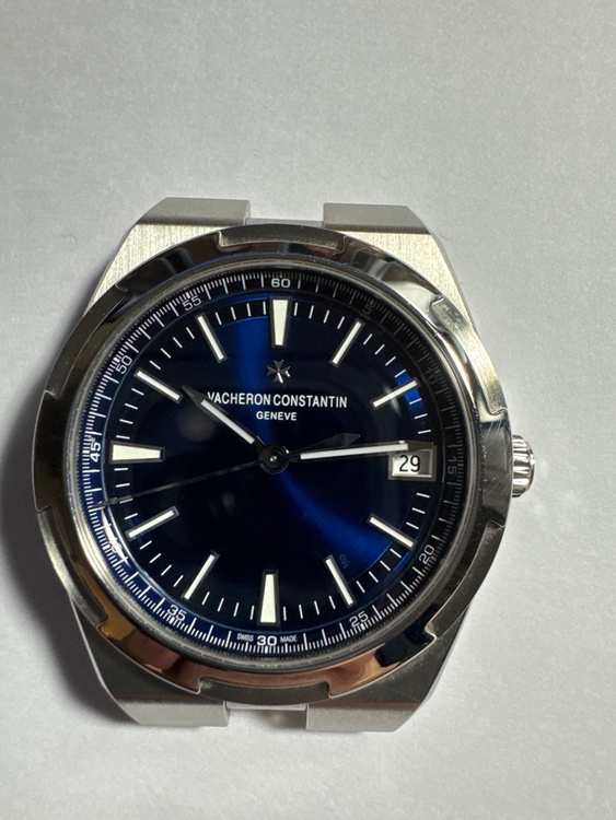 ヴァシュロン コンスタンタン オーヴァーシーズ 4500V/110V-Ｂ12（高級時計）の商品画像 - 査定依頼日：2025年12月6日 - 最高査定価格：3,450,000円