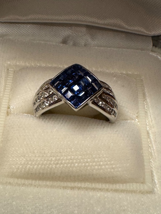 サファイア、ダイヤモンドデザインリング（宝石）の商品画像 - 査定依頼日：2025年9月24日 - 最高査定価格：170,000円