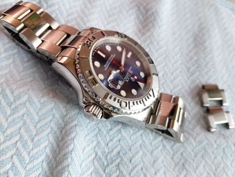 ロレックス ヨットマスター z75400（高級時計）の商品画像 - 査定依頼日：2025年5月15日 - 最高査定価格：1,650,000円