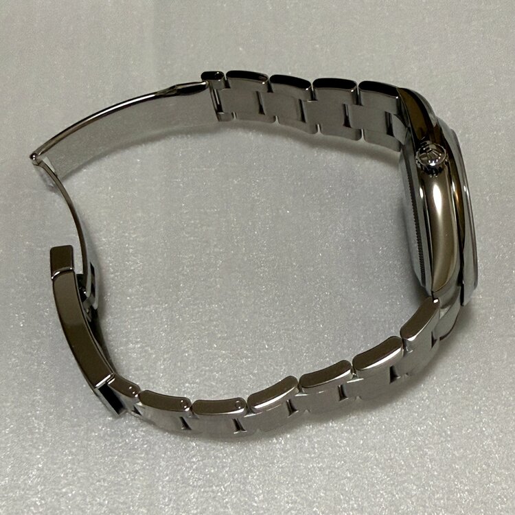 オイスターパーペチュアル41mmブラック（高級時計）の商品画像 - 査定依頼日：2026年1月11日 - 最高査定価格：1,250,000円