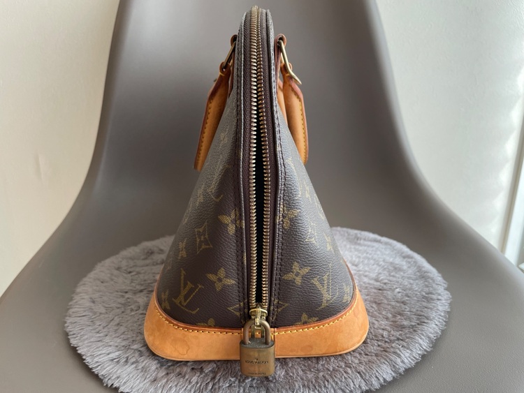 ルイヴィトン アルマ （ブランドバッグ）の商品画像 - 査定依頼日：2025年9月26日 - 最高査定価格：68,000円