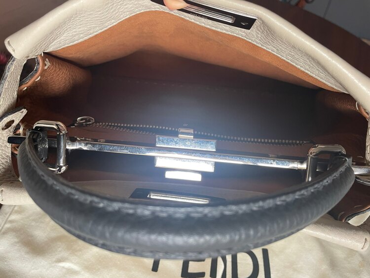 フェンディ  （ブランドバッグ）の商品画像 - 査定依頼日：2024年12月20日 - 最高査定価格：320,000円