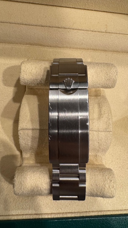 ロレックス　サブマリーナ　116610LV（高級時計）の商品画像 - 査定依頼日：2025年7月6日 - 最高査定価格：2,550,000円