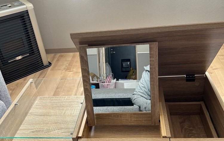 LOWYA ドレッサーテーブル　ローテーブル（家具・寝具）の商品画像 - 査定依頼日：2025年6月8日 - 最高査定価格：500円