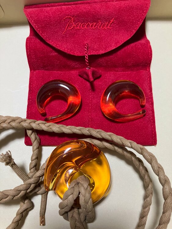 バカラ　イヤリングとネックレスのセット（宝石）の商品画像 - 査定依頼日：2026年3月21日 - 最高査定価格：7,000円