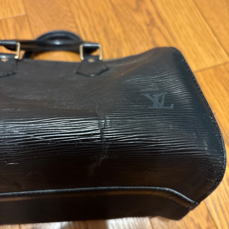 ルイヴィトン エピ （ブランドバッグ）の商品画像 - 査定依頼日：2025年11月4日 - 最高査定価格：50,000円