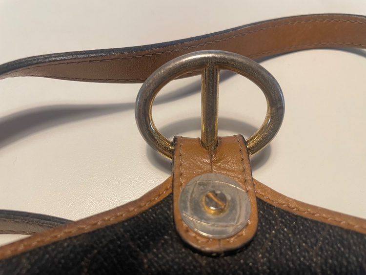 ディオール  （ブランドバッグ）の商品画像 - 査定依頼日：2026年3月25日 - 最高査定価格：7,000円