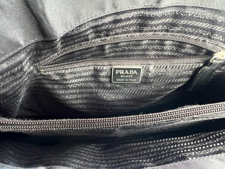 プラダ  （ブランドバッグ）の商品画像 - 査定依頼日：2025年5月31日 - 最高査定価格：50,000円
