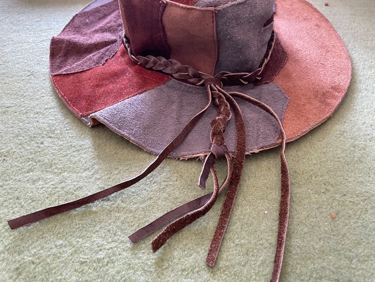 ヴィンテージ　アメリカ製　カーボーイハット（古着・ファッション）の商品画像 - 査定依頼日：2025年9月21日 - 最高査定価格：2,000円