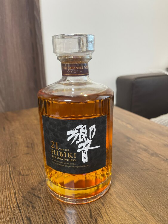 ウイスキー サントリー響 （お酒）の商品画像 - 査定依頼日：2025年2月14日 - 最高査定価格：71,000円